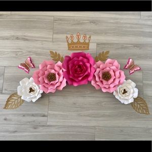 Paper Flower Wall Decor Set